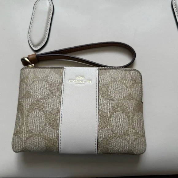 Coach White Leather Tote Bag - Picture 9 of 13